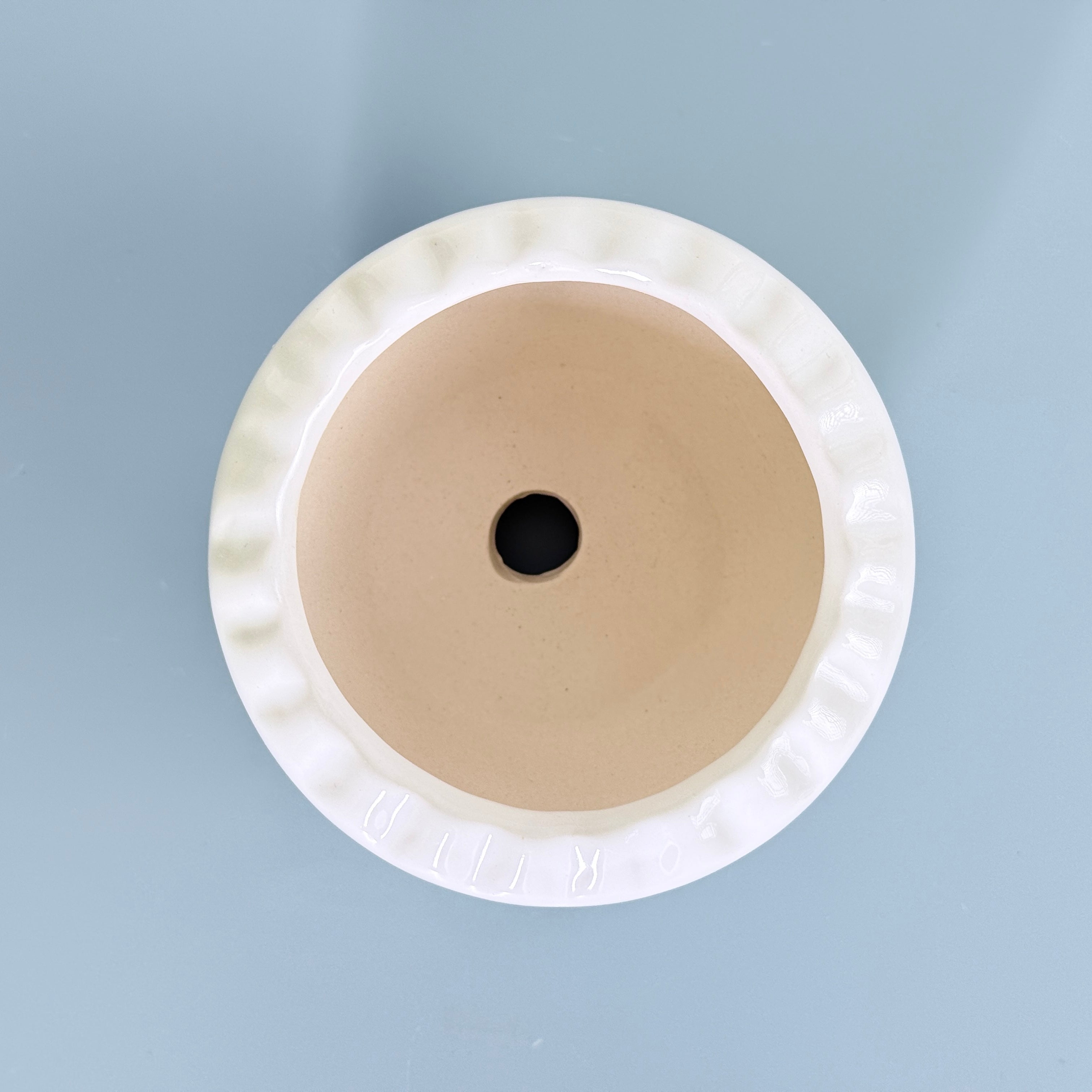 Minimal White Ceramic Planter Pot – Round Indoor Plant Pot for Succulents & Home Decor