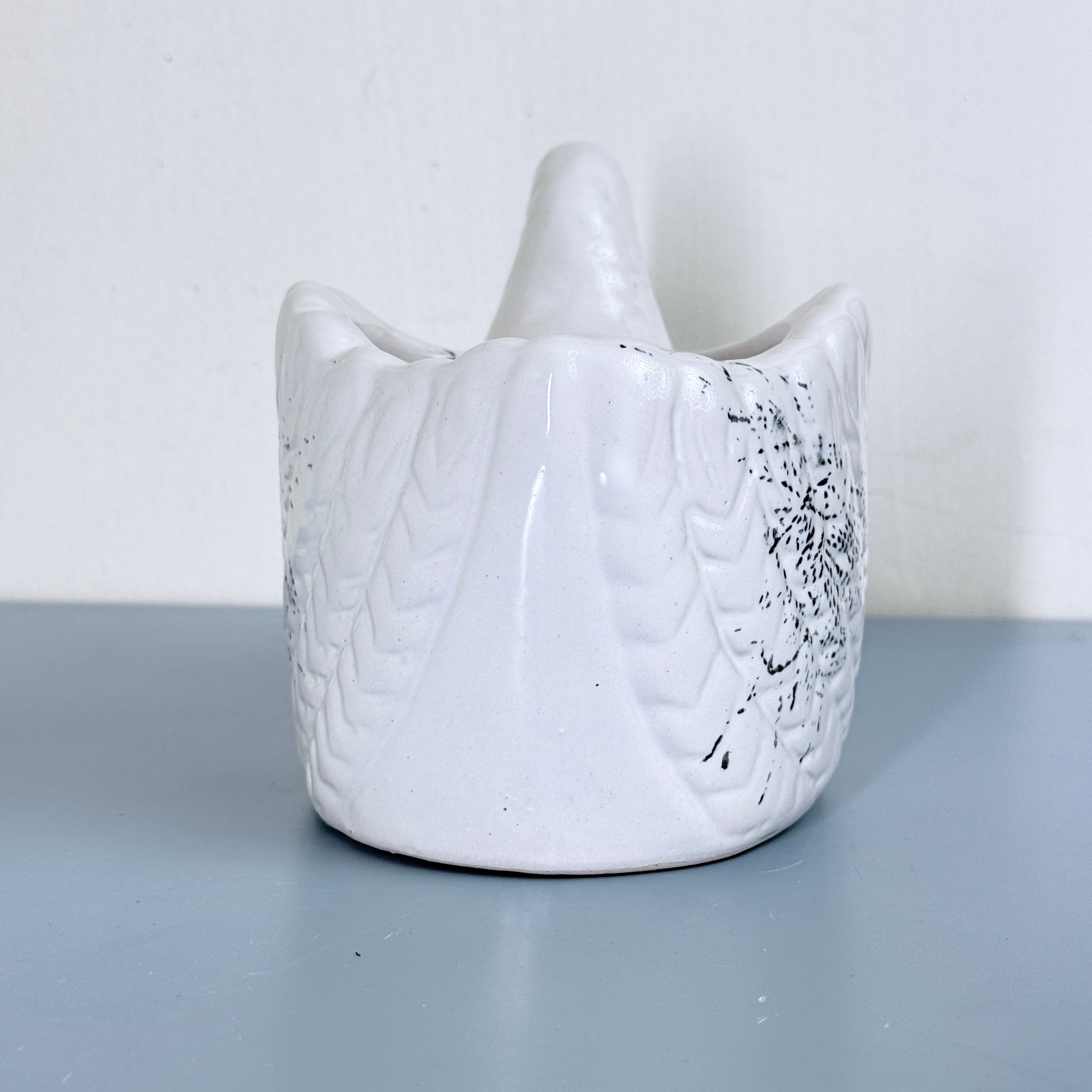 White Swan Ceramic Plant Pot – Decorative Animal Planter for Indoor Plants & Home Decor
