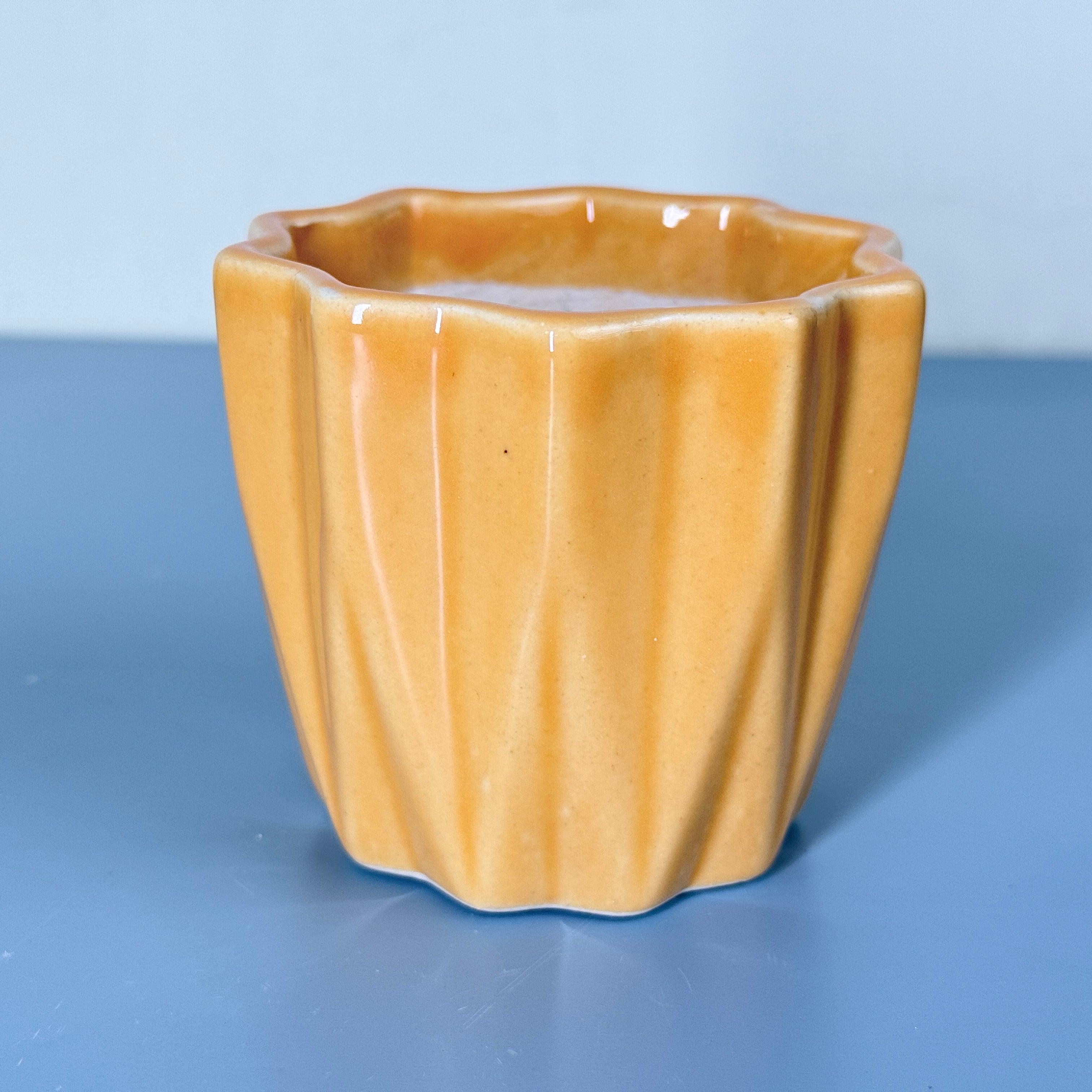 Textured Mustard Ceramic Planter Pot – Modern Ribbed Indoor Plant Pot with Drainage Hole