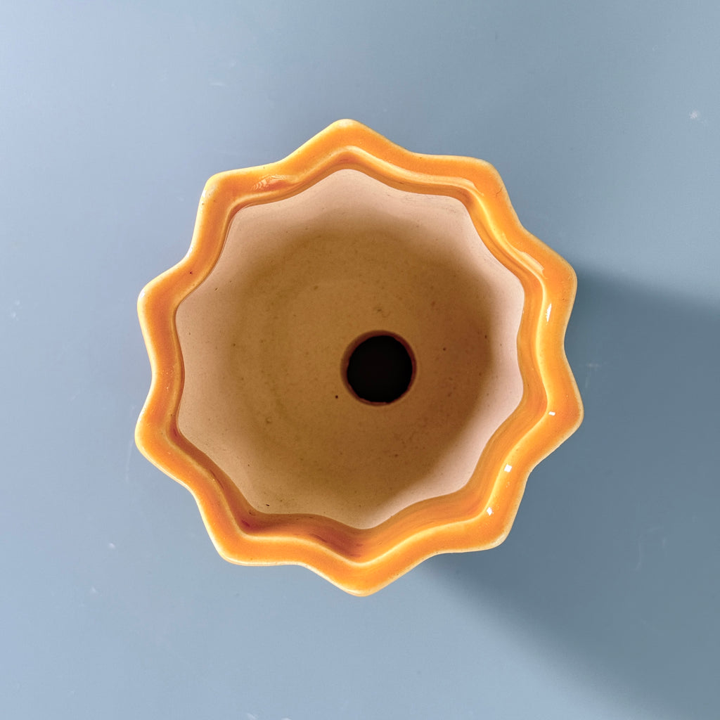 Textured Mustard Ceramic Planter Pot – Modern Ribbed Indoor Plant Pot with Drainage Hole
