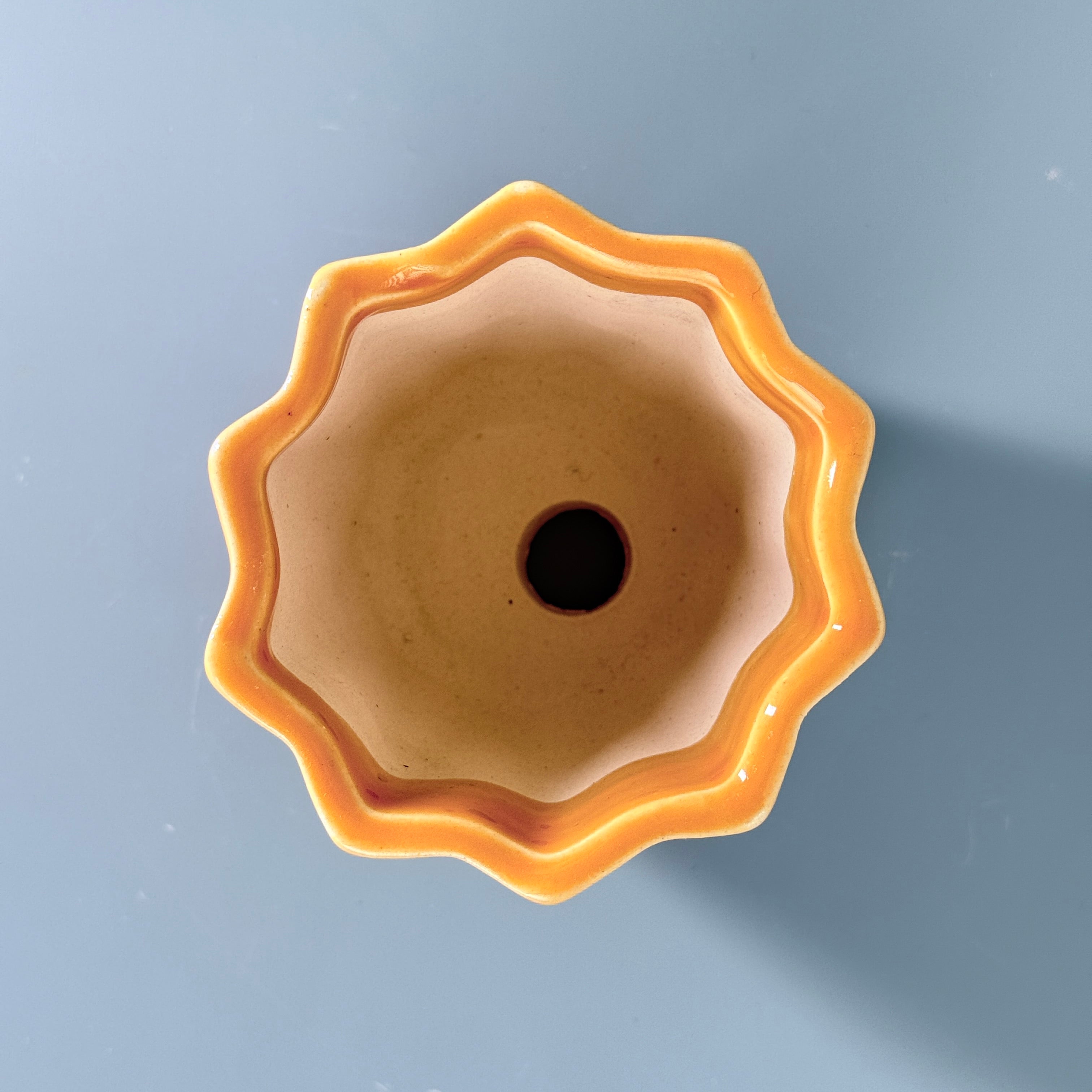 Textured Mustard Ceramic Planter Pot – Modern Ribbed Indoor Plant Pot with Drainage Hole