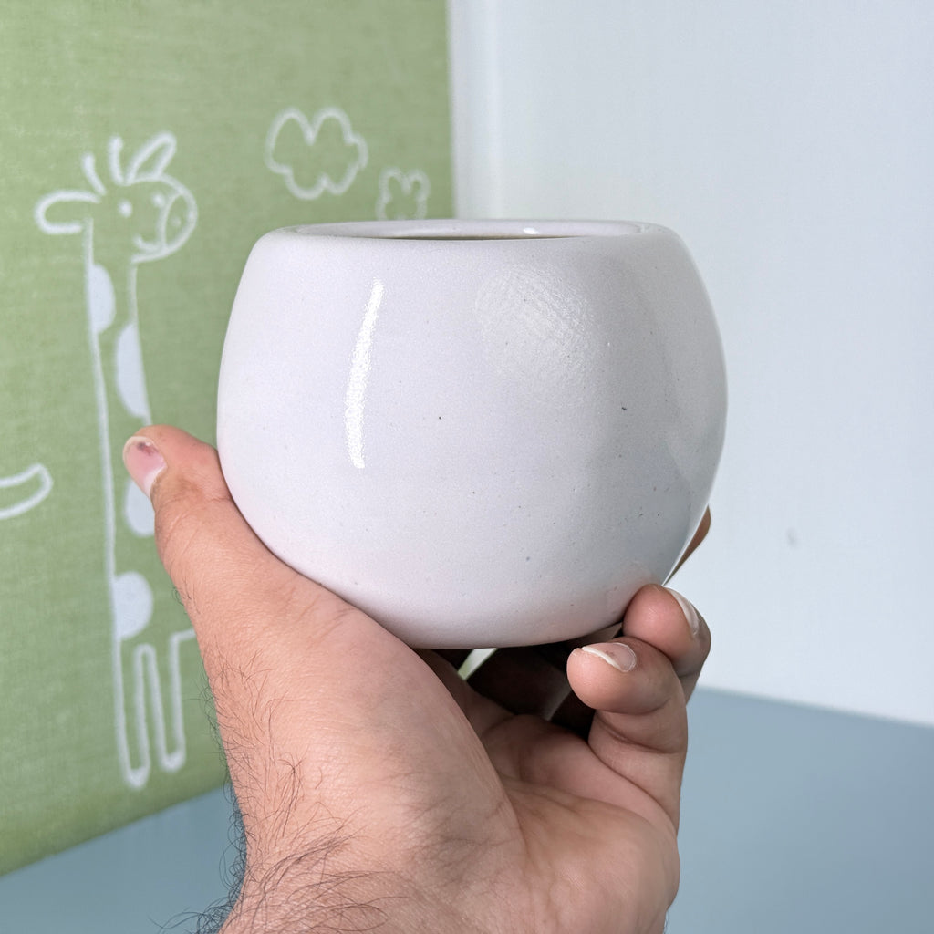 Minimal White Ceramic Planter Pot – Modern Indoor Plant Pot with Drainage Hole