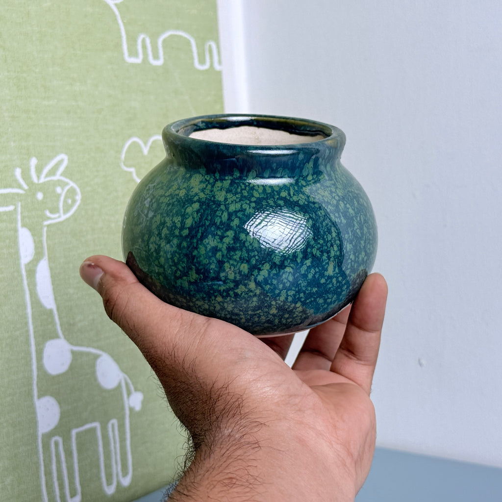 Green Textured Ceramic Planter Pot 11.5cm – Elegant Indoor Decorative Plant Holder