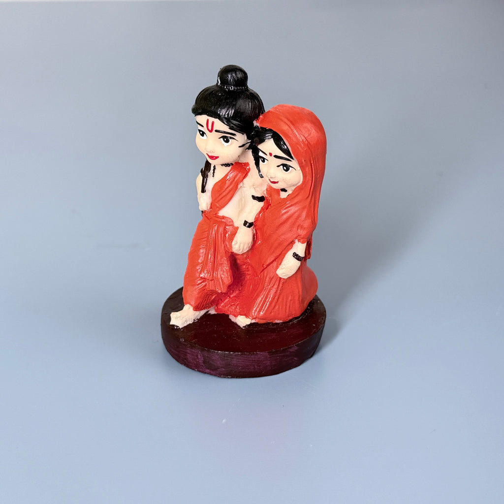 Ram Sita Resin Idol – Cute Divine Couple Spiritual Home Décor Statue