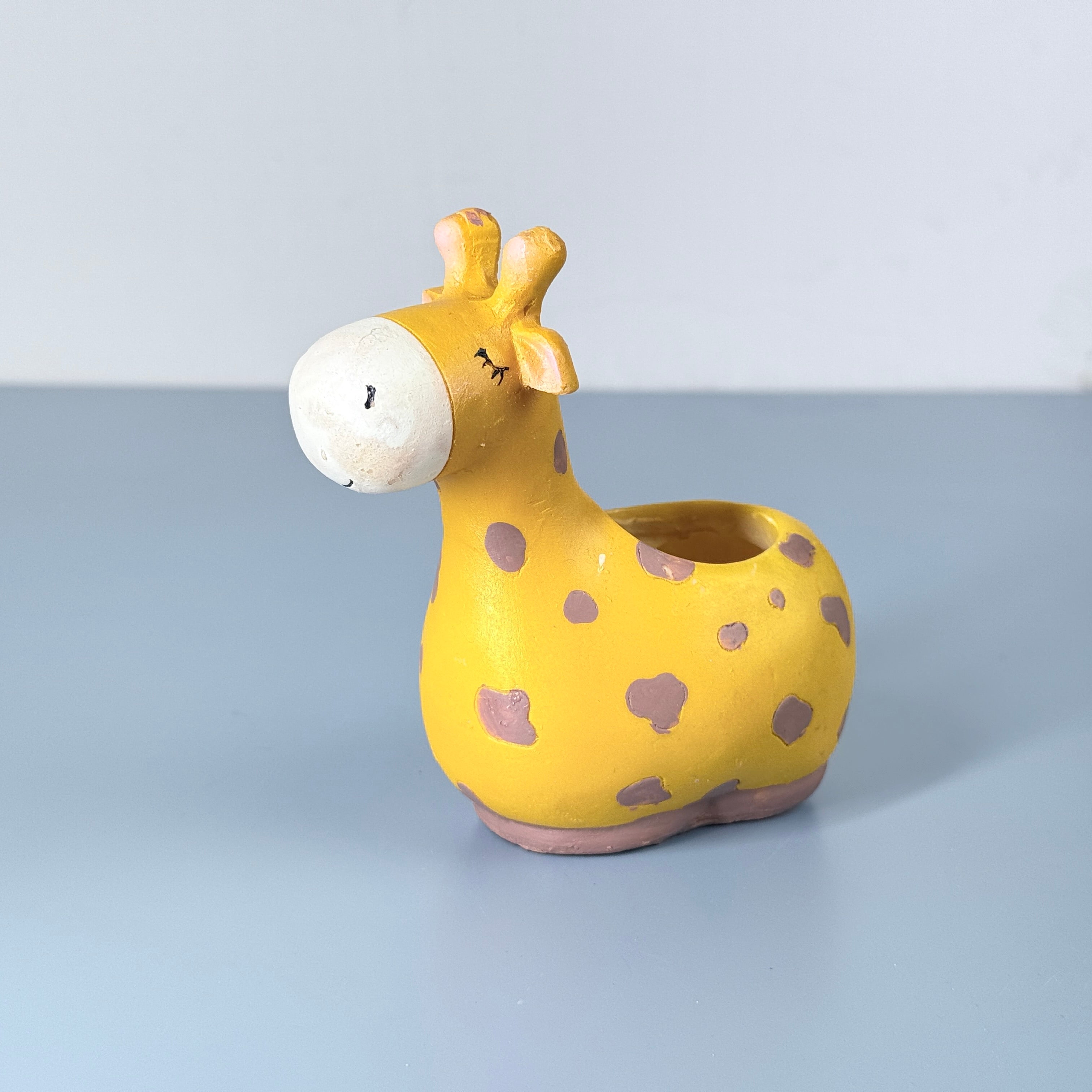 Cute Giraffe Resin Planter Pot – Yellow Animal Mini Succulent Holder