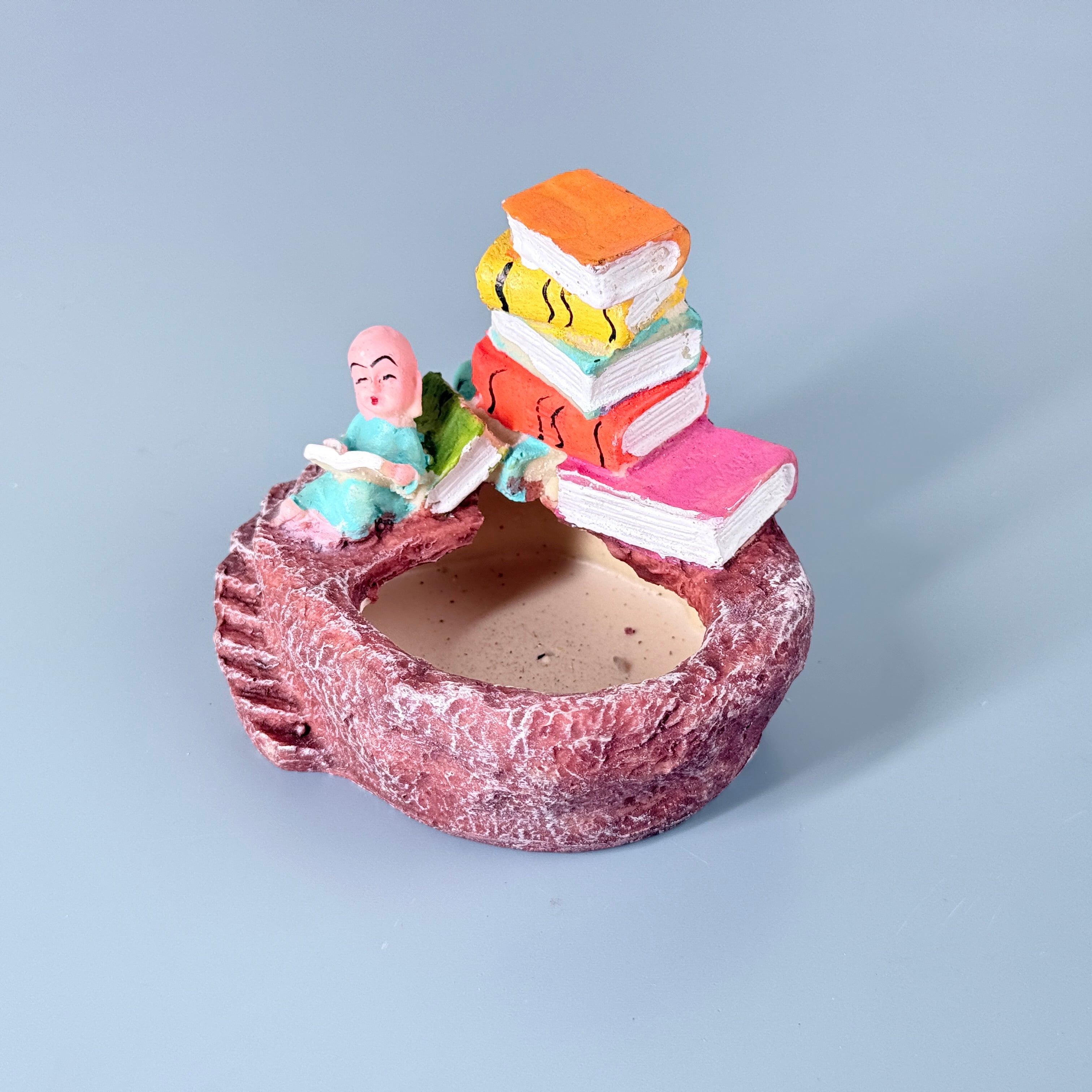 Monk Reading Books Resin Planter Pot – Mini Study Theme Decorative Plant Holder
