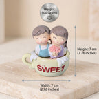 Sweet Couple Resin Love Showpiece – Cute Romantic Gift Miniature Decor