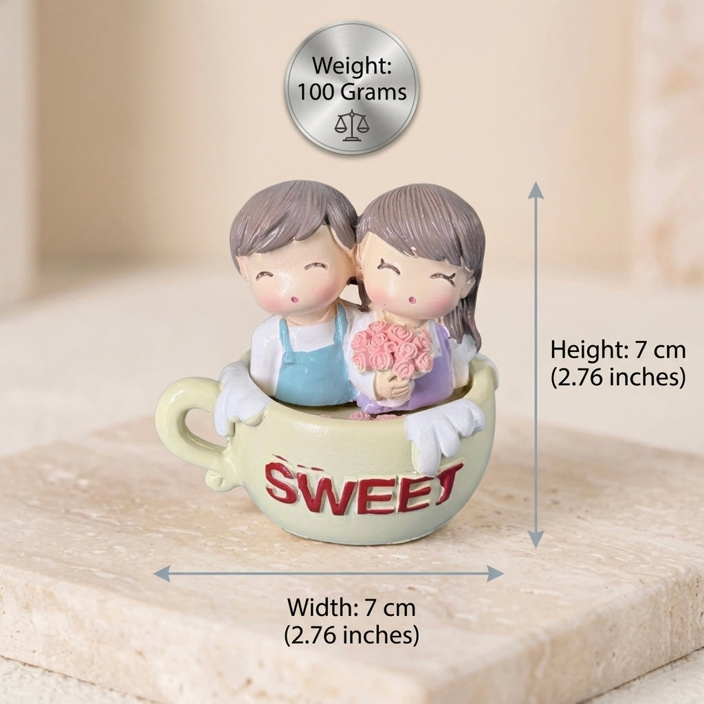 Sweet Couple Resin Love Showpiece – Cute Romantic Gift Miniature Decor
