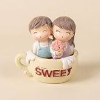 Sweet Couple Resin Love Showpiece – Cute Romantic Gift Miniature Decor