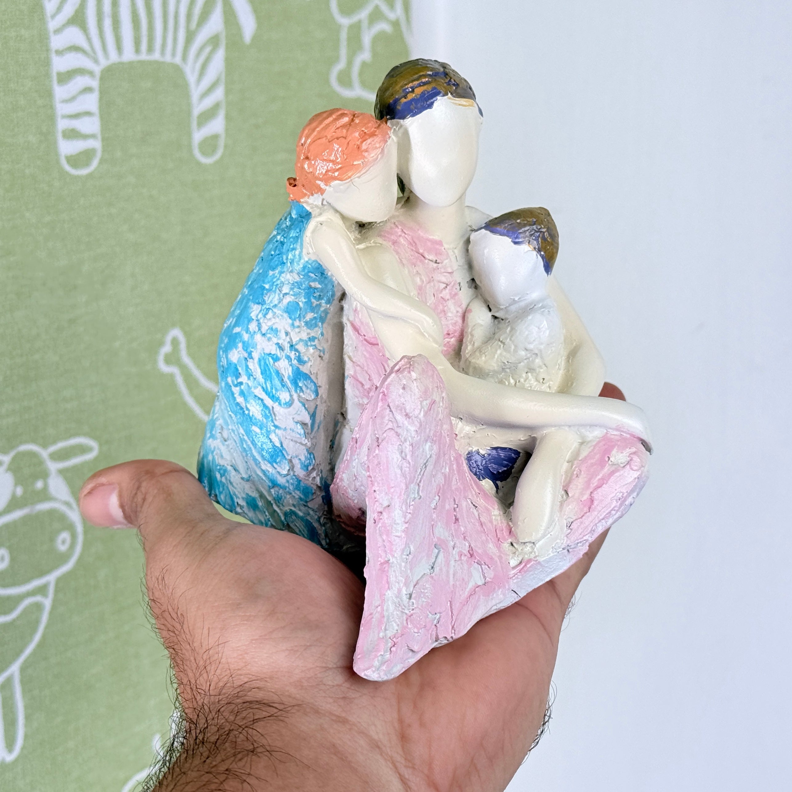 Mother with Kids Resin Showpiece Family Love Decorative Figurine