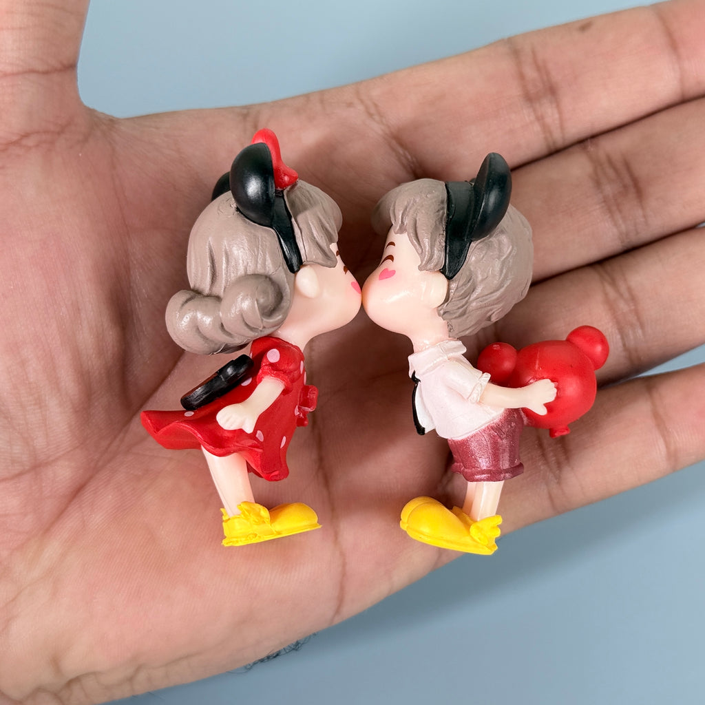 Mini Cartoon Couple Resin Showpiece Cute Love Figurine