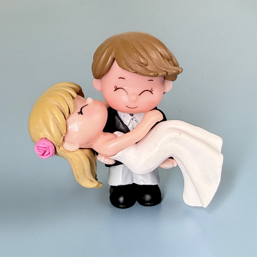 Mini Wedding Couple Resin Showpiece Bride & Groom Figurine