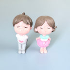Mini Kissing Couple Resin Showpiece Romantic Love Figurine