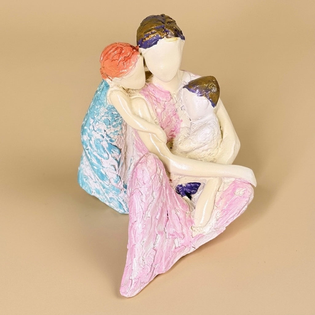 Mother with Kids Resin Showpiece Family Love Decorative Figurine
