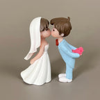 Mini Cute Couple Resin Showpiece Romantic Love Figurine (2 Variants)