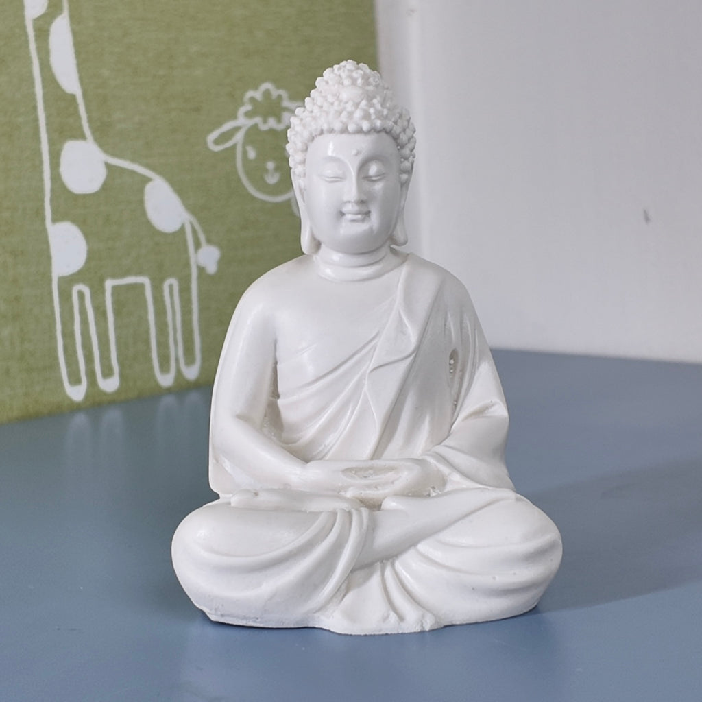 White Buddha Meditation Resin Idol – Peaceful Sitting Statue for Home Décor